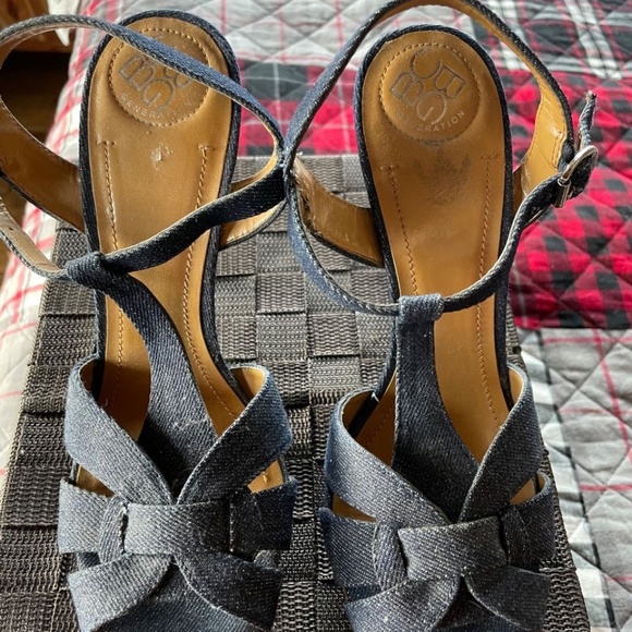 Designer BCBG Denim Platform Sandal Heels - Picture 2 of 5